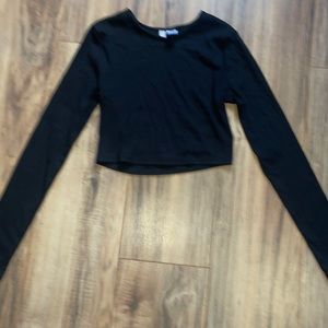 Black long sleeve crop top